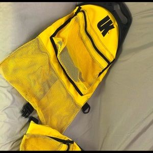 2 snorkel bags